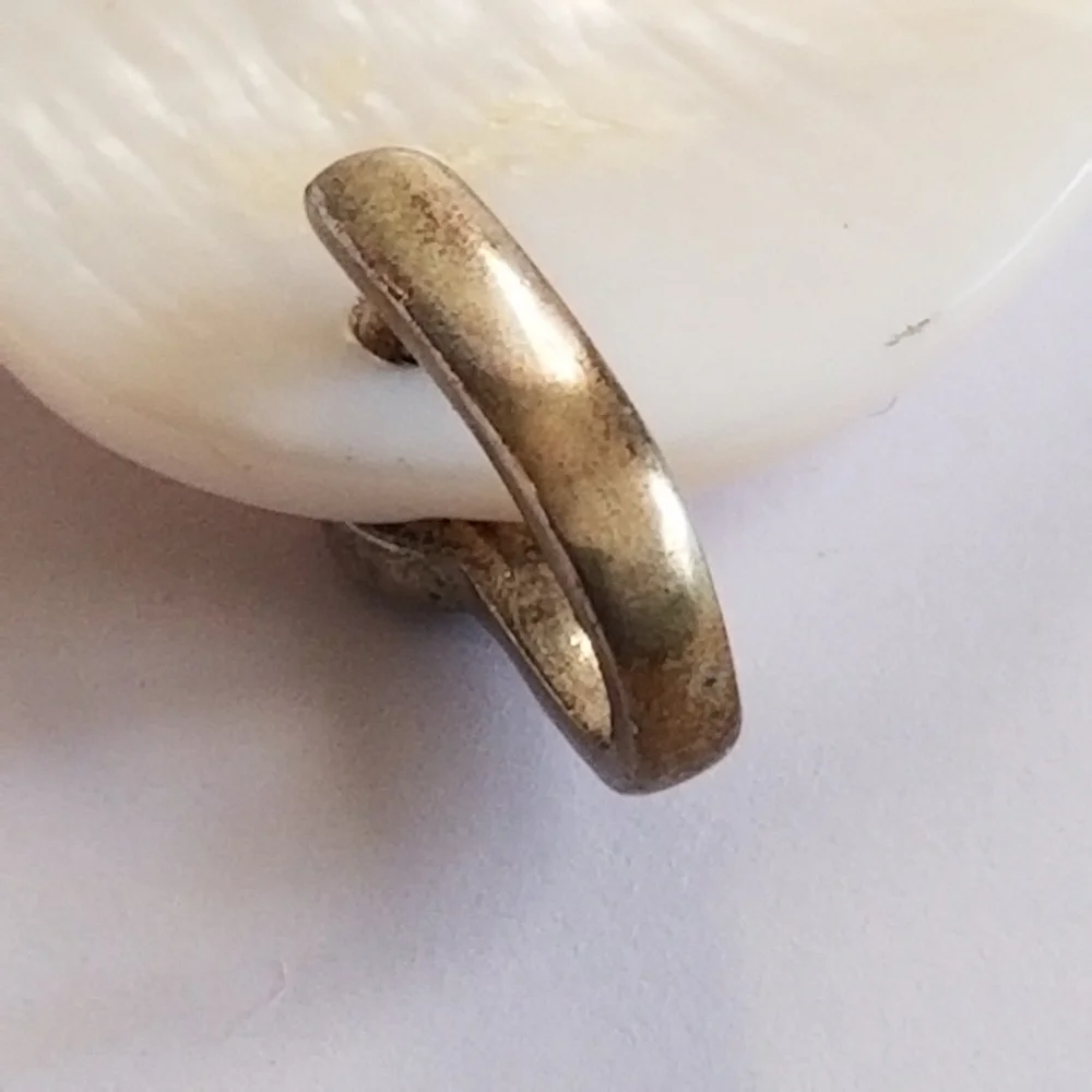 Vintage seashell pendant mother of pearl off white gold tone beach sea shell